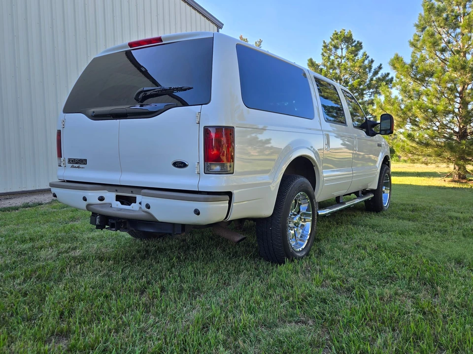 2005 Ford Excursion - Image 8 of 31