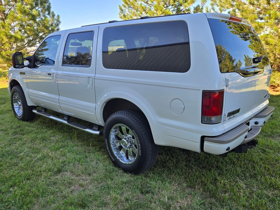 2005 Ford Excursion - Image 12 of 31