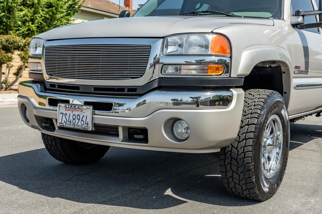 2005 GMC Sierra Heavy Duty 2nd Gen - Image 13 of 31