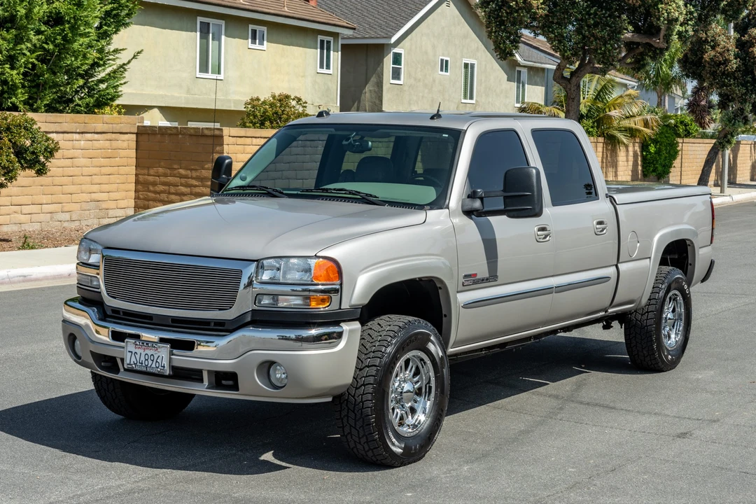 2005 GMC Sierra Heavy Duty 2nd Gen - Image 3 of 31