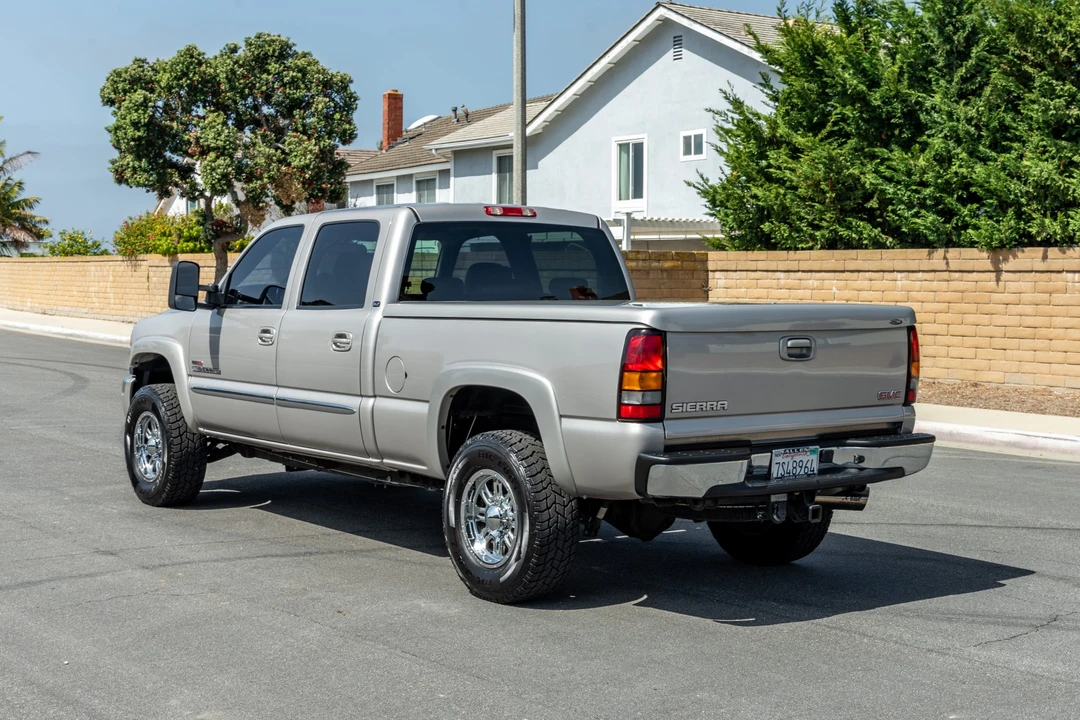 2005 GMC Sierra Heavy Duty 2nd Gen - Image 5 of 31