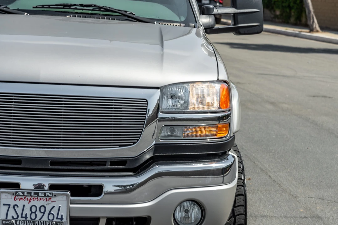 2005 GMC Sierra Heavy Duty 2nd Gen - Image 16 of 31