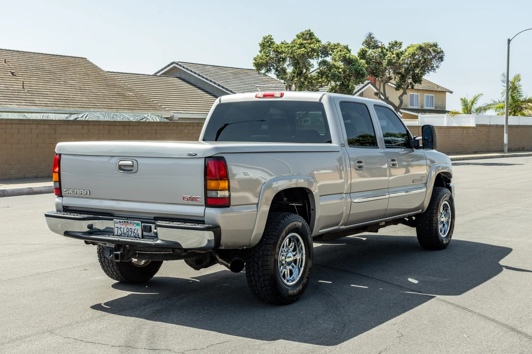 2005 GMC Sierra Heavy Duty 2nd Gen - Image 8 of 31