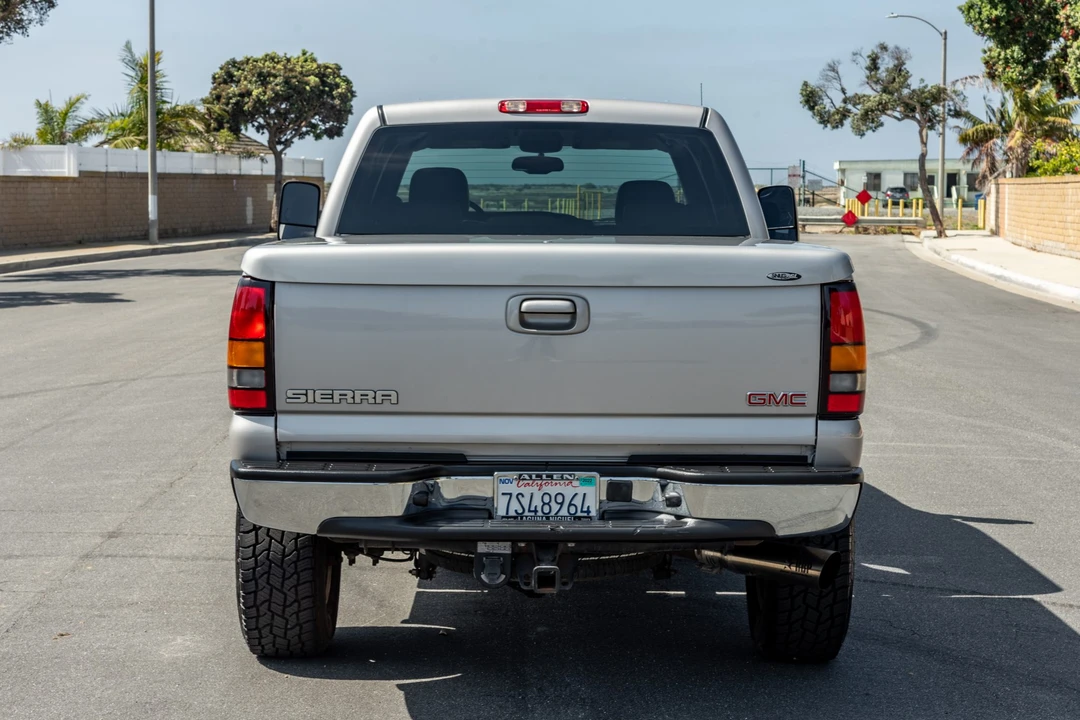 2005 GMC Sierra Heavy Duty 2nd Gen - Image 6 of 31