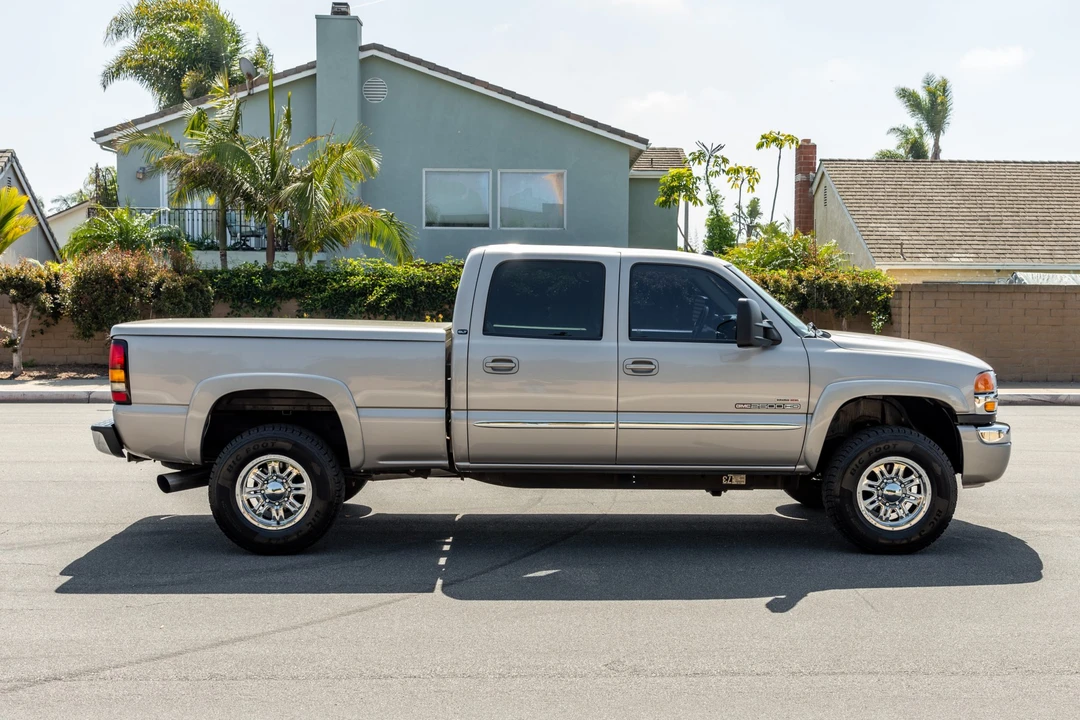 2005 GMC Sierra Heavy Duty 2nd Gen - Image 9 of 31