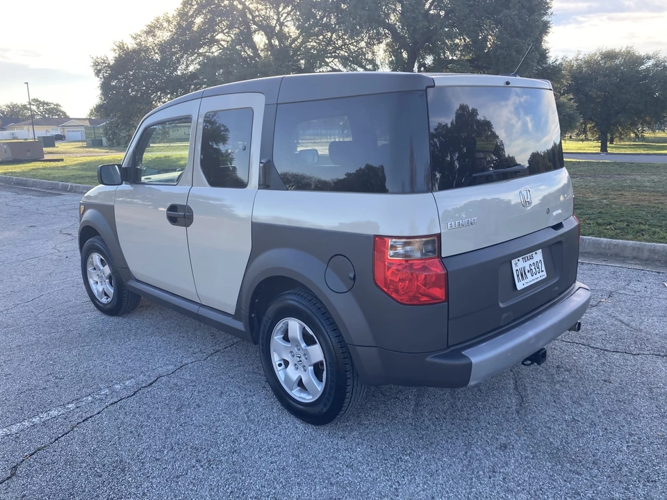 2005 Honda Element - Image 7 of 31