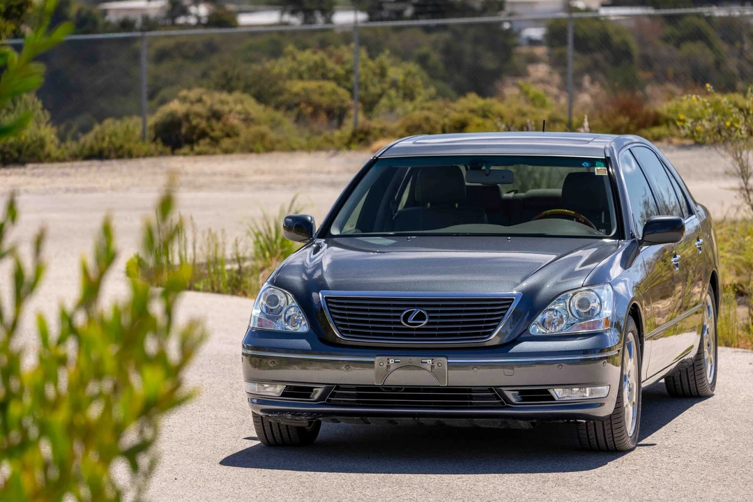 2005 Lexus LS 3rd Gen - Image 2 of 31
