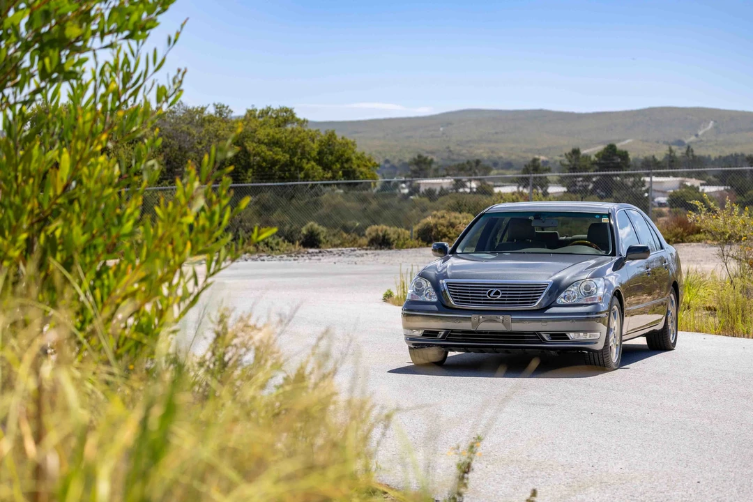 2005 Lexus LS 3rd Gen - Image 3 of 31