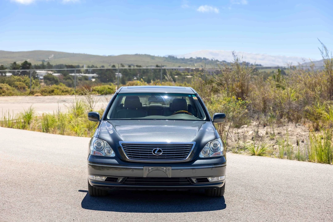 2005 Lexus LS 3rd Gen - Image 20 of 31