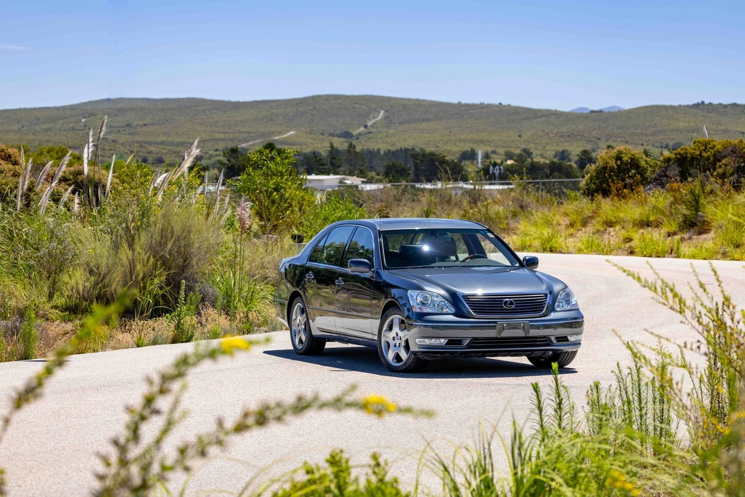 2005 Lexus LS 3rd Gen - Image 16 of 31