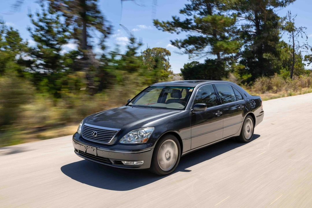 2005 Lexus LS 3rd Gen - Image 6 of 31