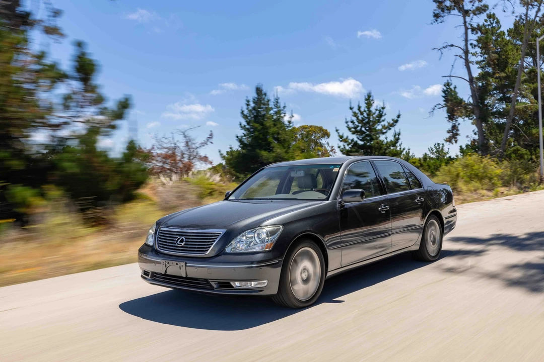 2005 Lexus LS 3rd Gen - Image 7 of 31