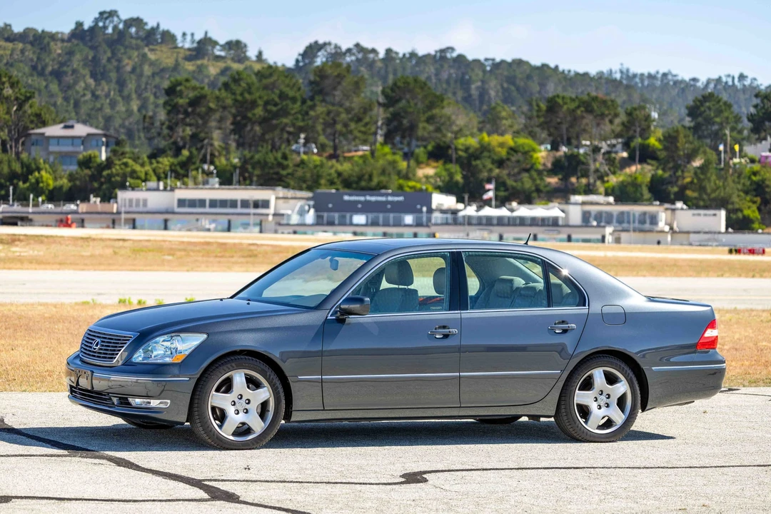 2005 Lexus LS 3rd Gen - Image 29 of 31
