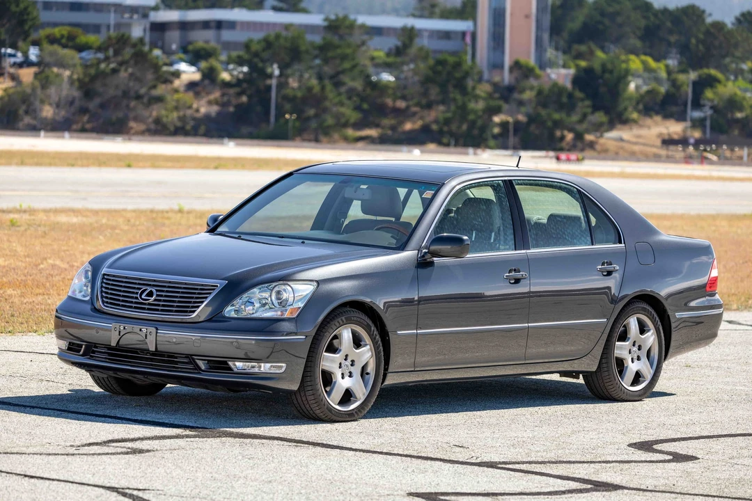 2005 Lexus LS 3rd Gen - Image 25 of 31