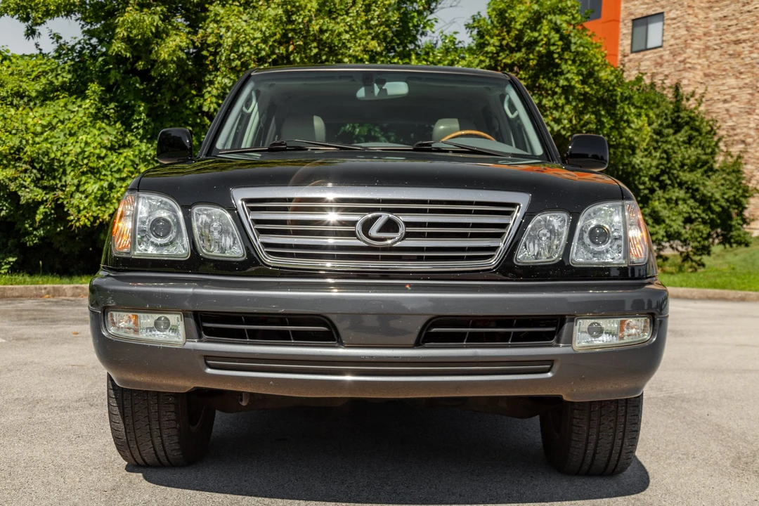 2005 Lexus LX 2nd Gen - Image 20 of 31