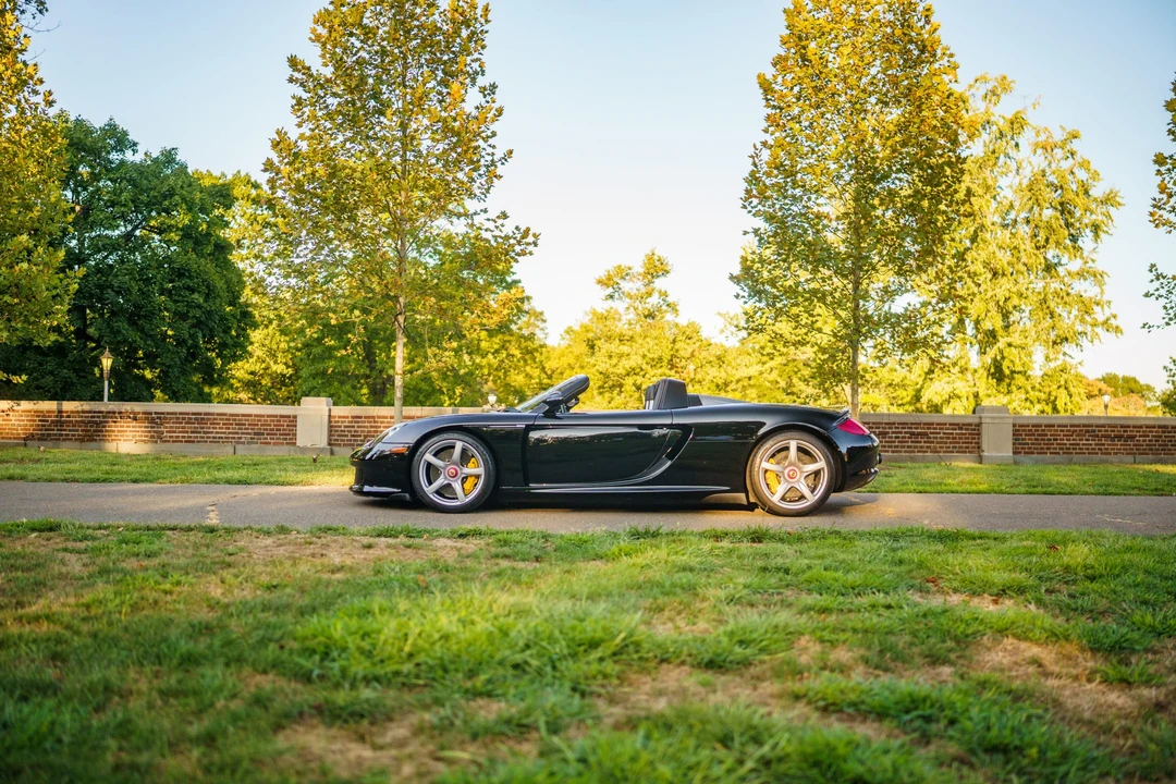 2005 Porsche Carrera GT - Image 7 of 31