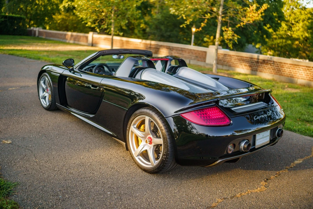 2005 Porsche Carrera GT - Image 9 of 31