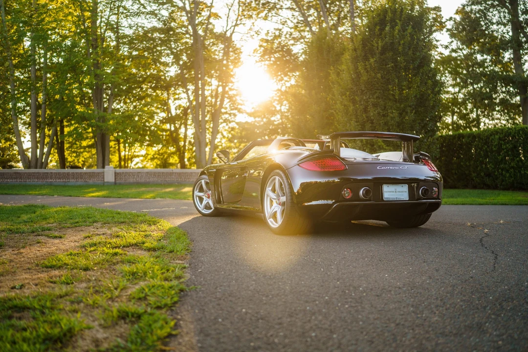 2005 Porsche Carrera GT - Image 11 of 31
