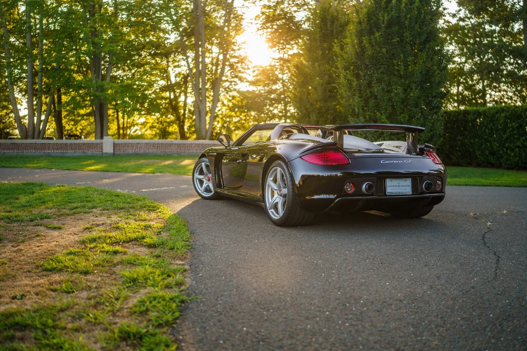 2005 Porsche Carrera GT - Image 12 of 31