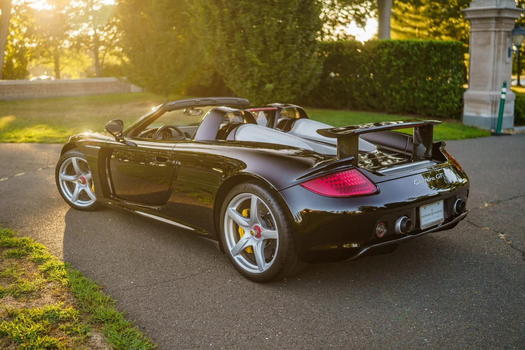 2005 Porsche Carrera GT - Image 13 of 31