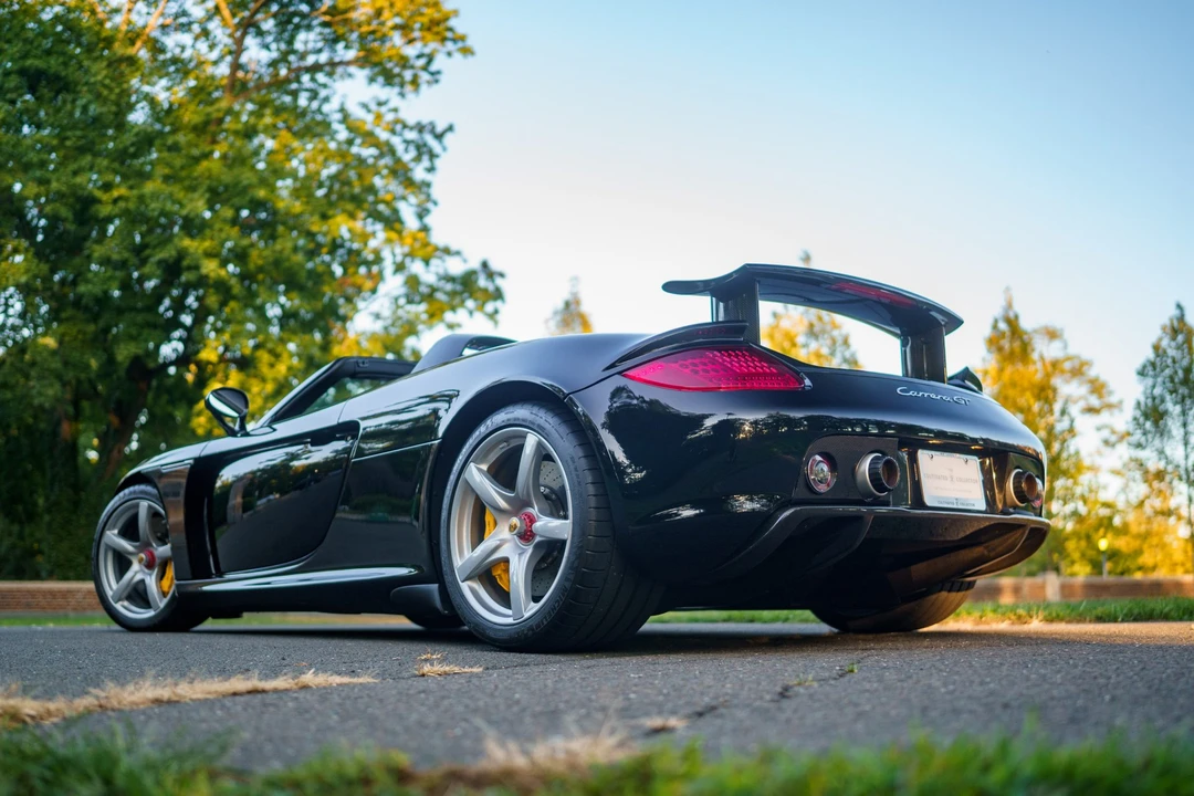 2005 Porsche Carrera GT - Image 15 of 31