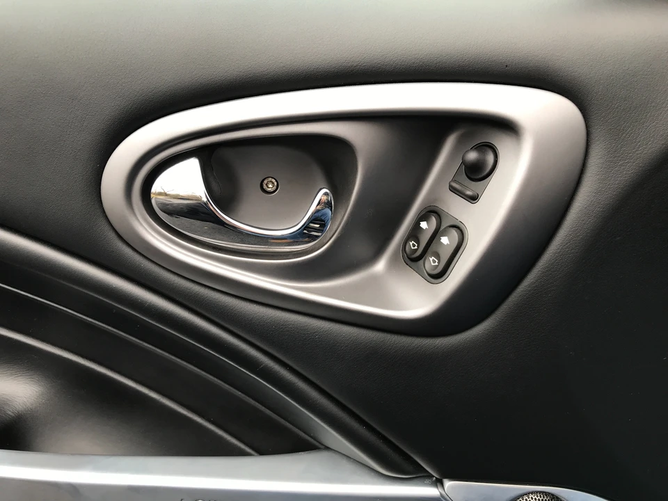 2006 Aston Martin Vanquish 1st Gen - Image 28 of 31