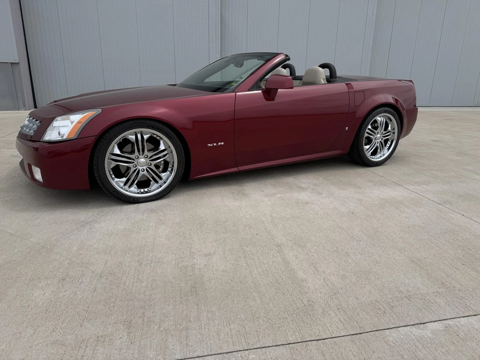 2006 Cadillac XLR - Image 13 of 31