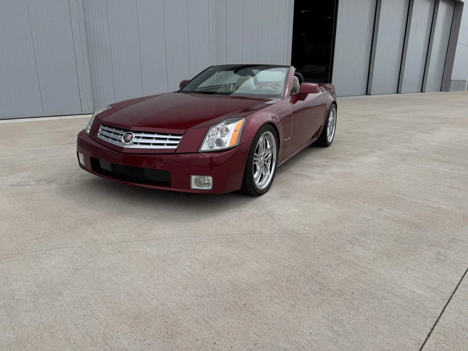 2006 Cadillac XLR - Image 14 of 31