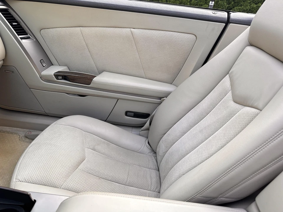 2006 Cadillac XLR-V - Image 28 of 31