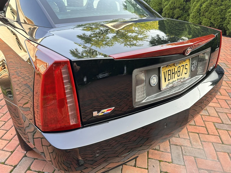 2006 Cadillac XLR-V - Image 17 of 31