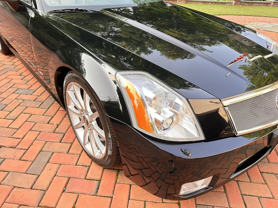 2006 Cadillac XLR-V - Image 14 of 31