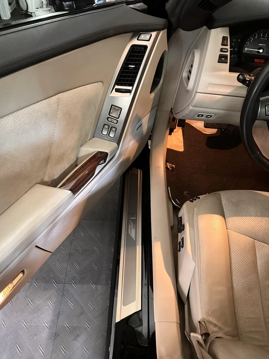 2006 Cadillac XLR-V - Image 25 of 31