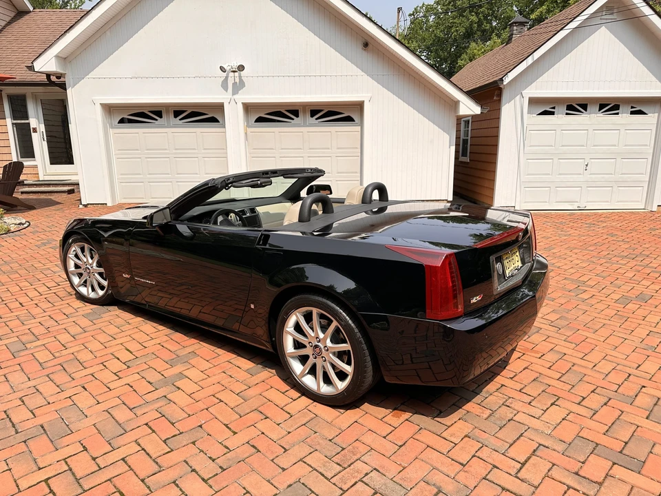 2006 Cadillac XLR-V - Image 5 of 31