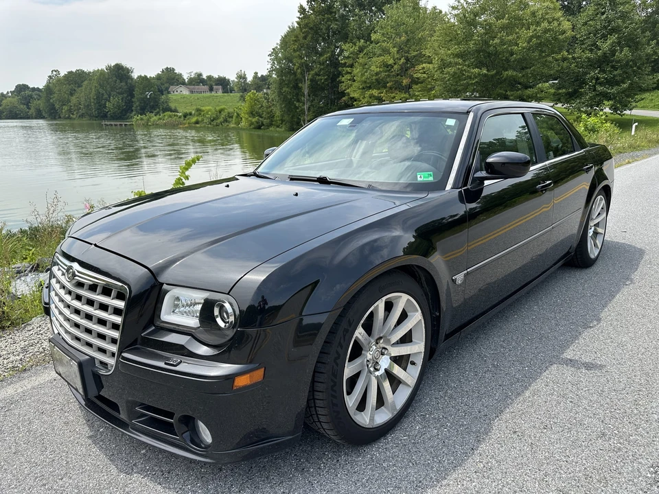 2006 Chrysler 300 (2005-2023) - Image 2 of 31