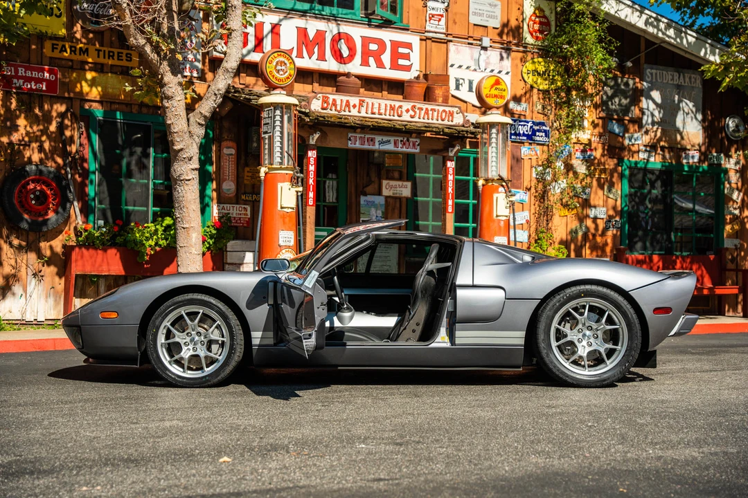 2006 Ford GT 1st Gen - Image 10 of 31