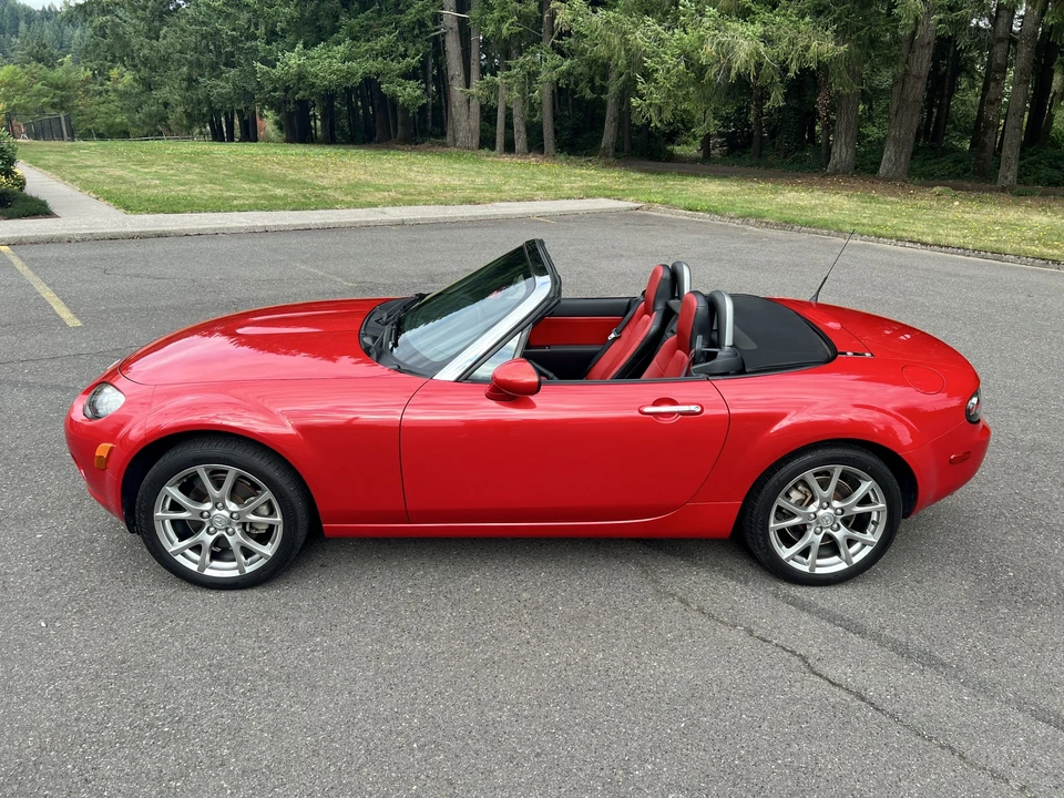2006 Mazda NC MX-5 Miata - Image 8 of 31