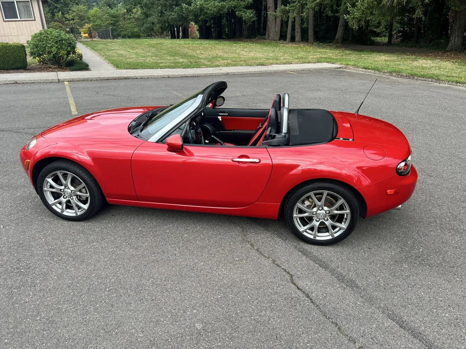 2006 Mazda NC MX-5 Miata - Image 10 of 31
