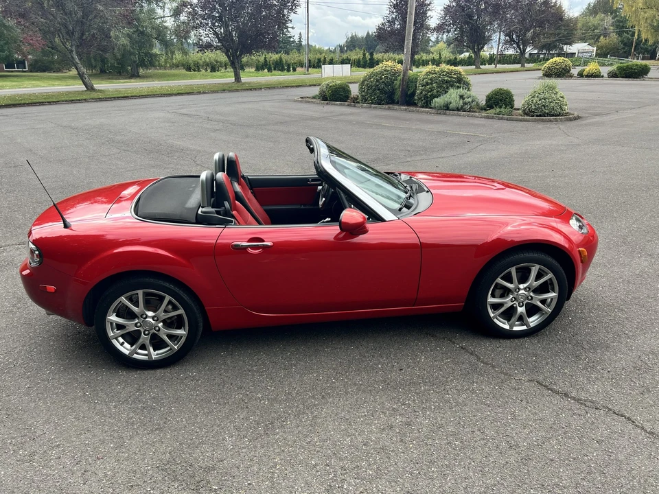 2006 Mazda NC MX-5 Miata - Image 26 of 31