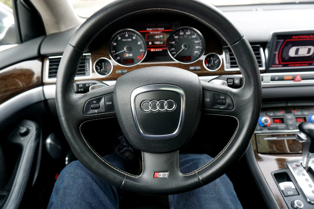 2007 Audi D3 S8 - Image 25 of 31