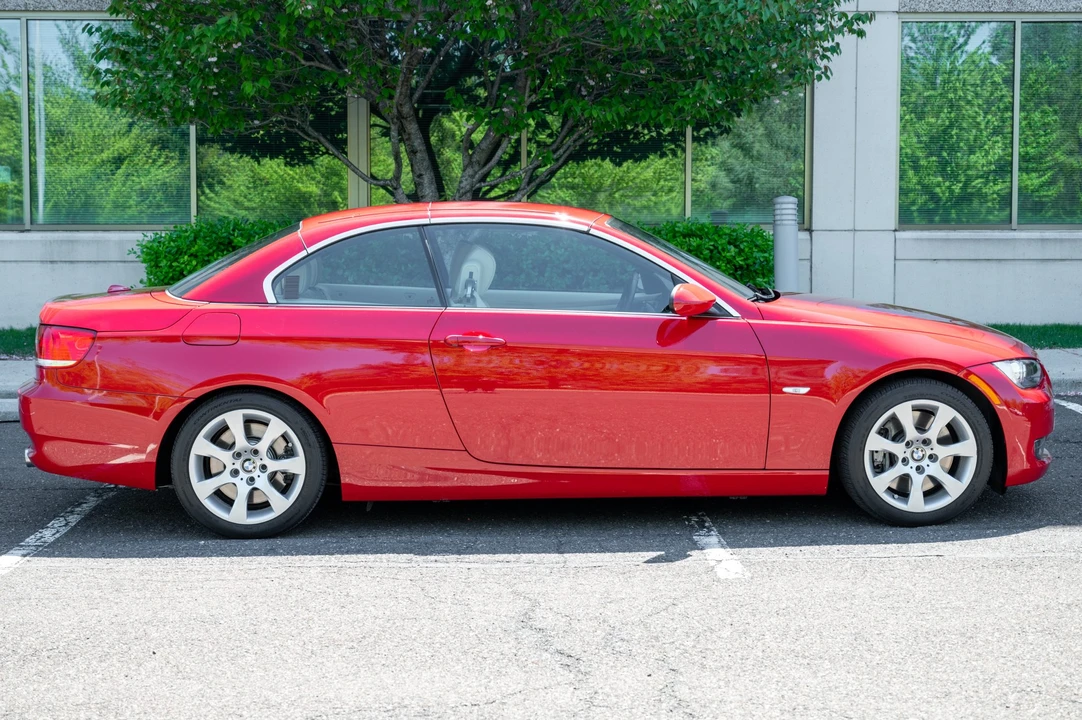 2007 BMW E93 335i Convertible - Image 11 of 31