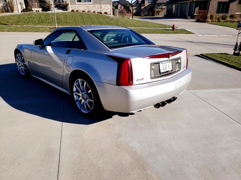 2007 Cadillac XLR-V - Image 7 of 31