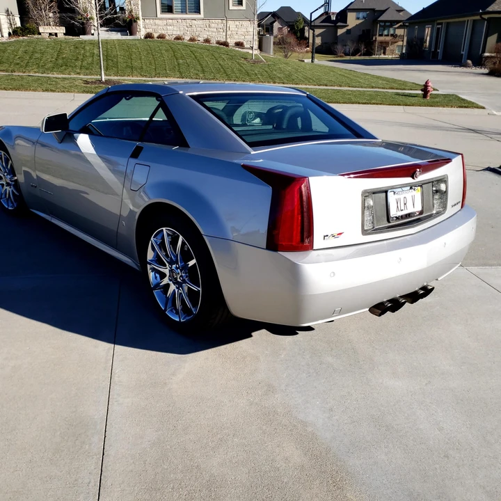 2007 Cadillac XLR-V - Image 11 of 31