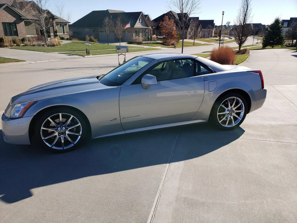 2007 Cadillac XLR-V - Image 4 of 31