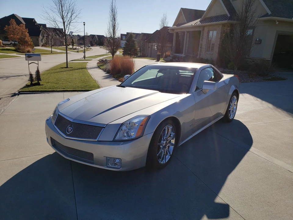 2007 Cadillac XLR-V - Image 3 of 31