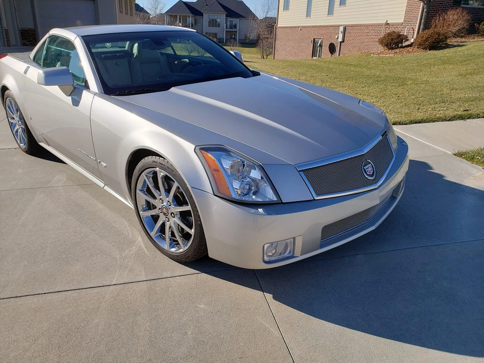 2007 Cadillac XLR-V - Image 16 of 31