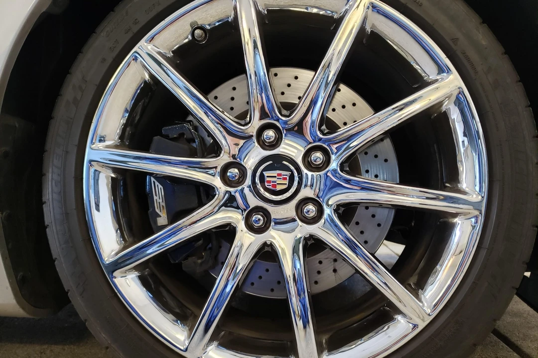 2007 Cadillac XLR-V - Image 29 of 31