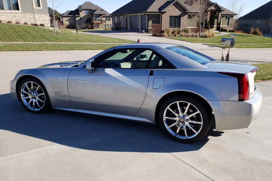 2007 Cadillac XLR-V - Image 6 of 31