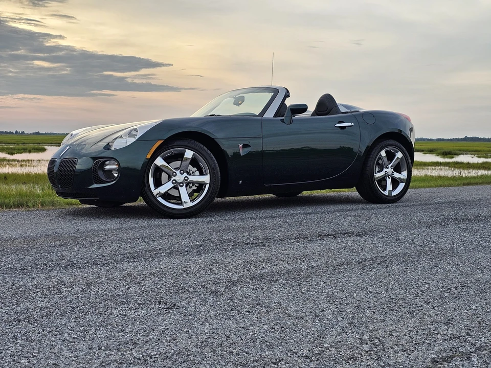 2007 Pontiac Solstice GXP - Image 9 of 31