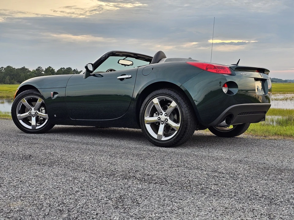 2007 Pontiac Solstice GXP - Image 12 of 31