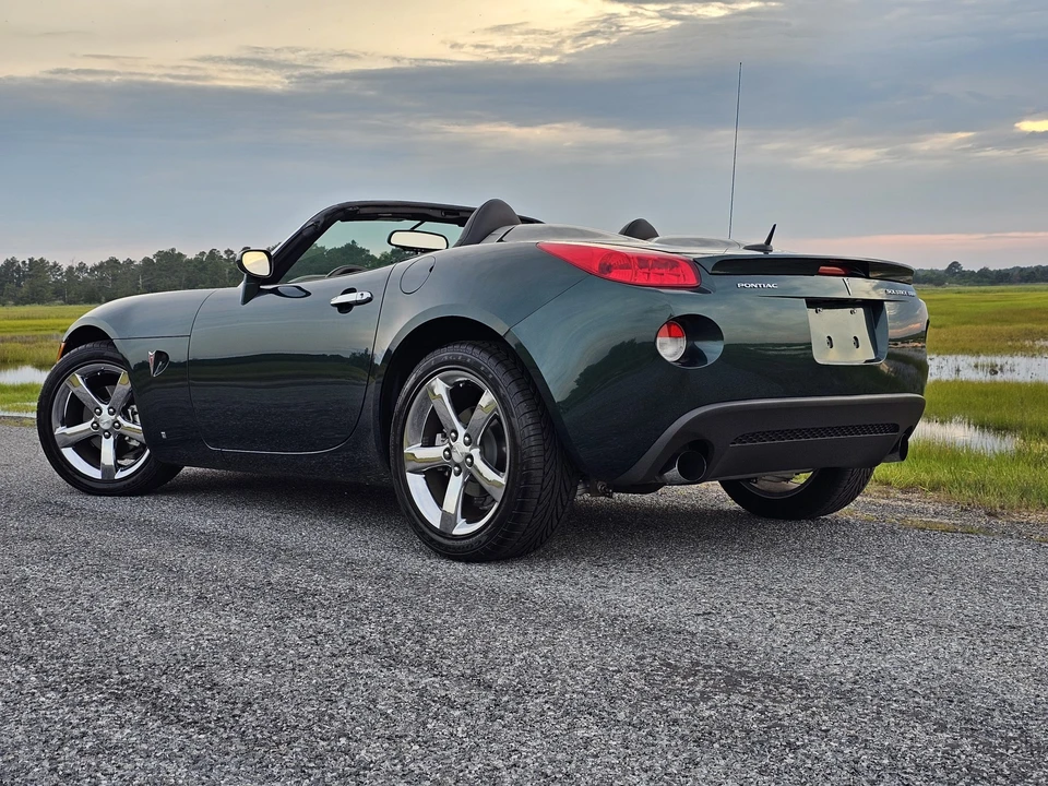 2007 Pontiac Solstice GXP - Image 13 of 31